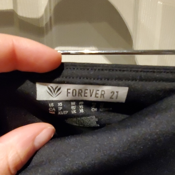 Black crop workout leggings - Picture 4 of 4